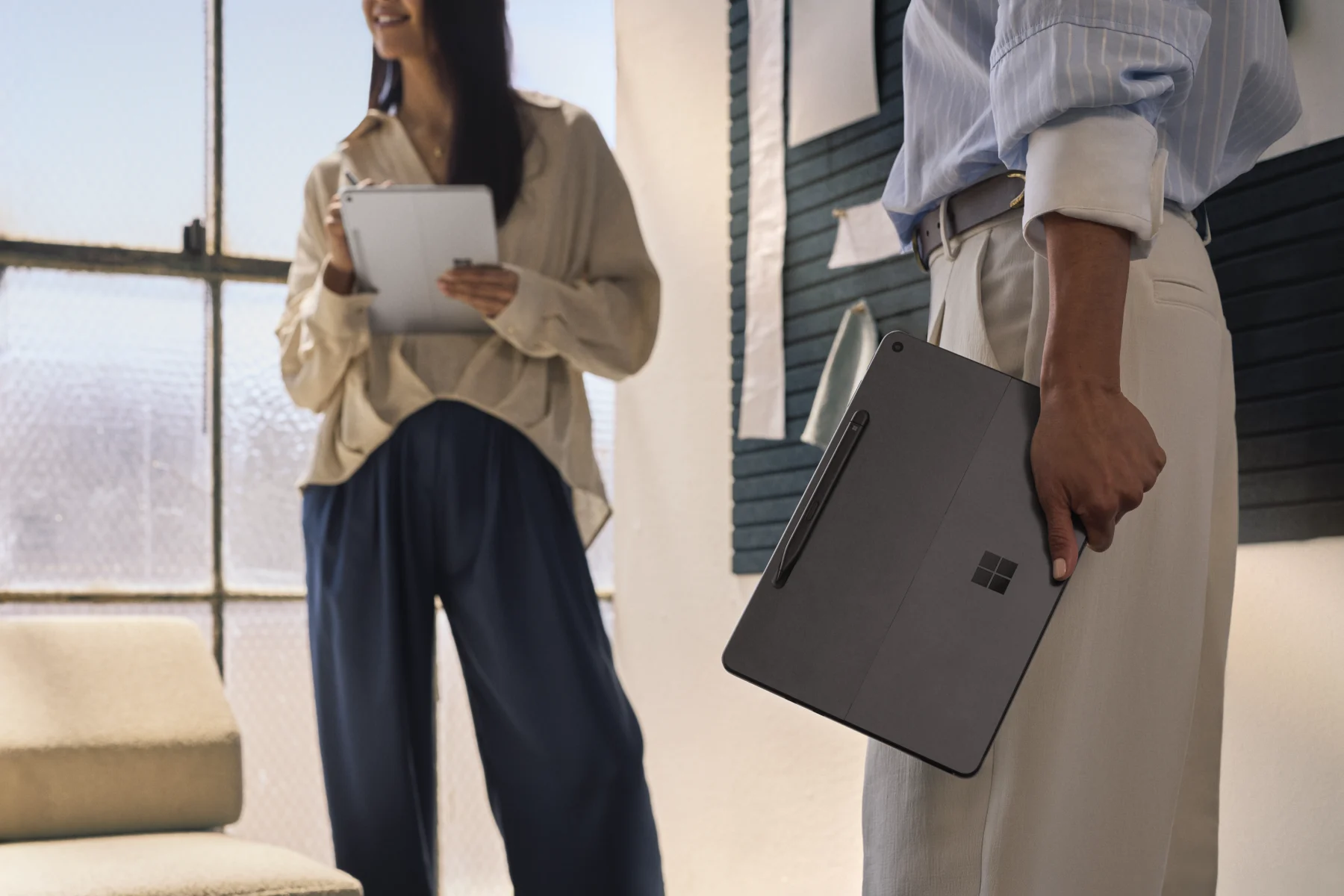 Bild des Beitrags Neue Microsoft Surface for Business Modelle: Pro 12 Zoll und Laptop 13 Zoll mit Snapdragon X2 Plus Bild des Beitrags Neue Microsoft Surface for Business Modelle: Pro 12 Zoll und Laptop 13 Zoll mit Snapdragon X2 Plus